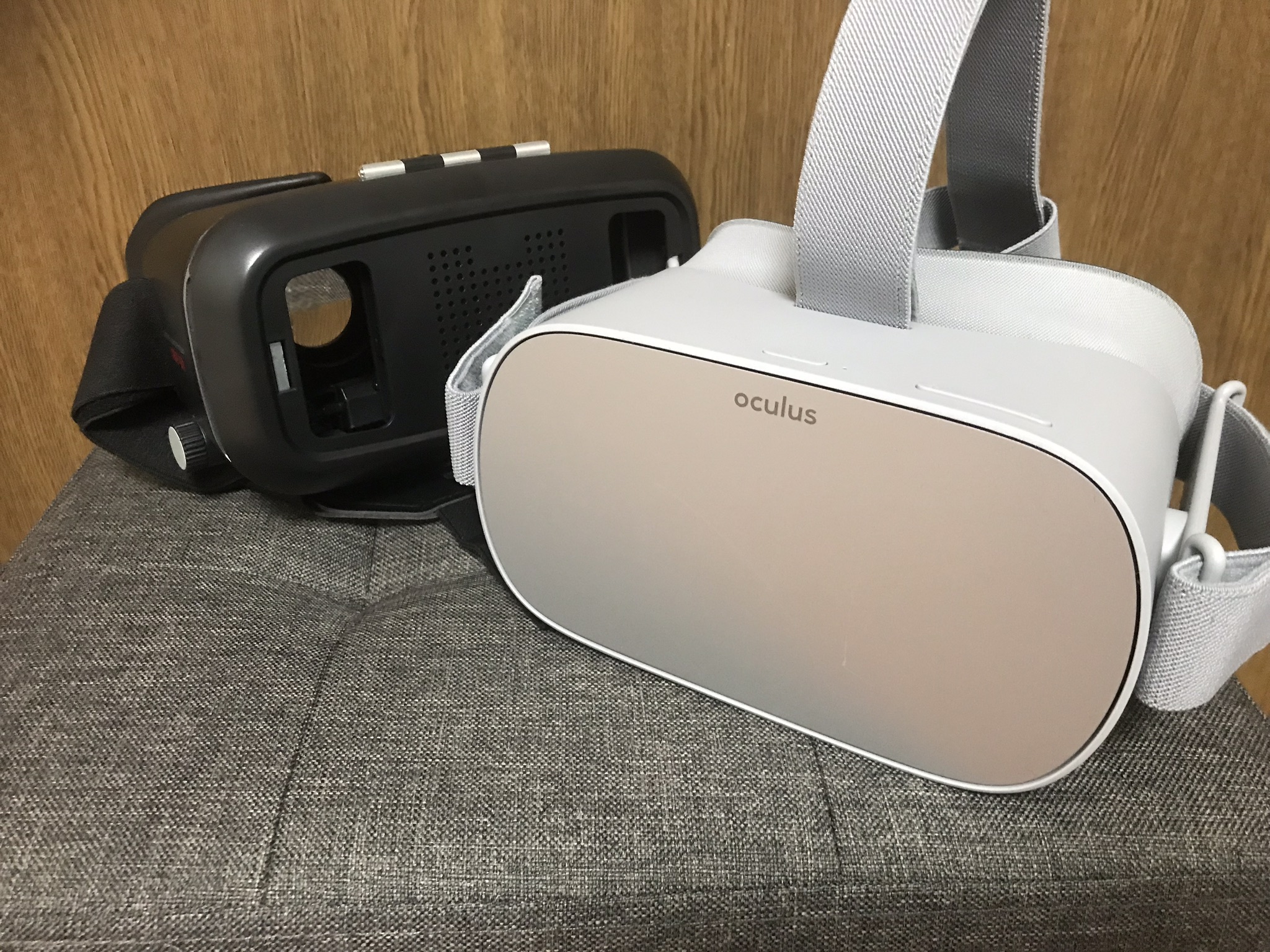 OculusGoとスマホVRゴーグル 動画の見やすさを比較、買う価値はあるか